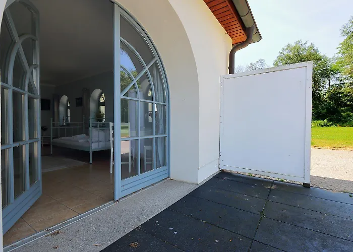 Πανσιόν Elbzollhaus 3*