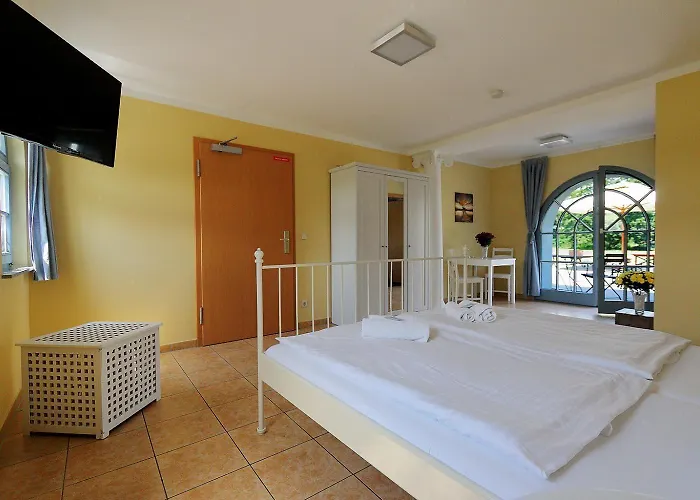 Πανσιόν Elbzollhaus 3*